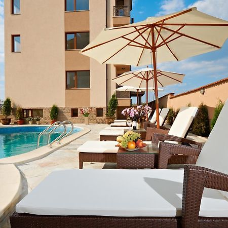 نيسيبار Stanny Court Aparthotel الغرفة الصورة
