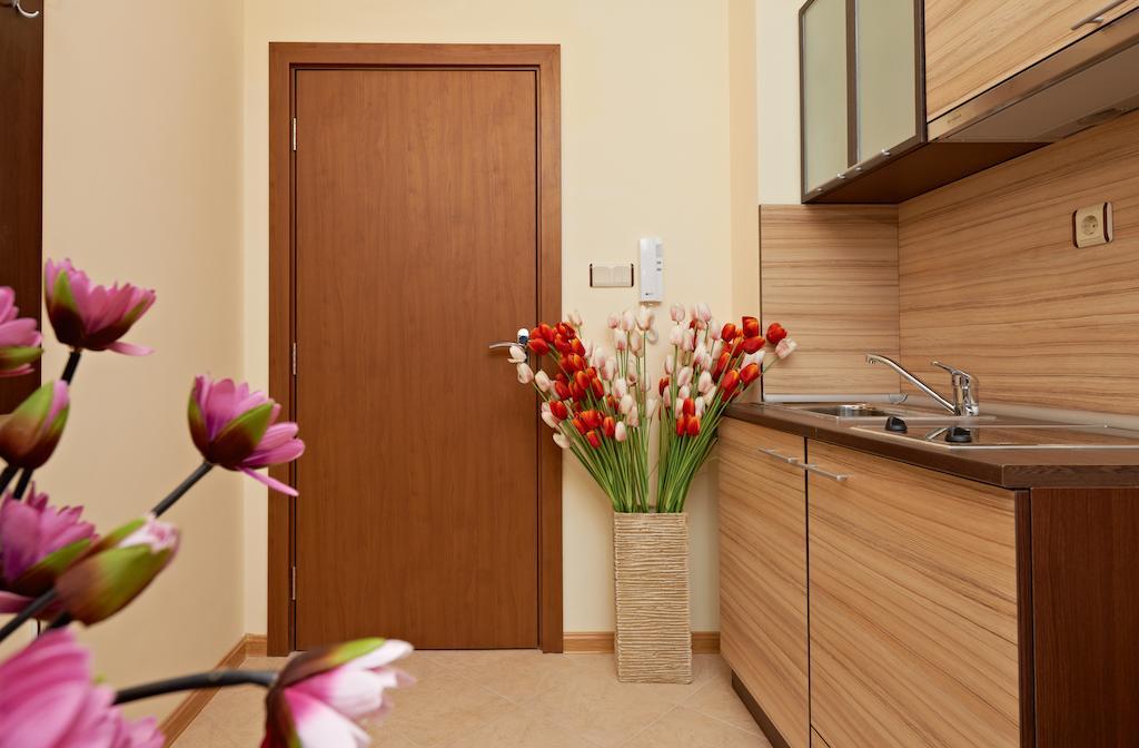 نيسيبار Stanny Court Aparthotel الغرفة الصورة