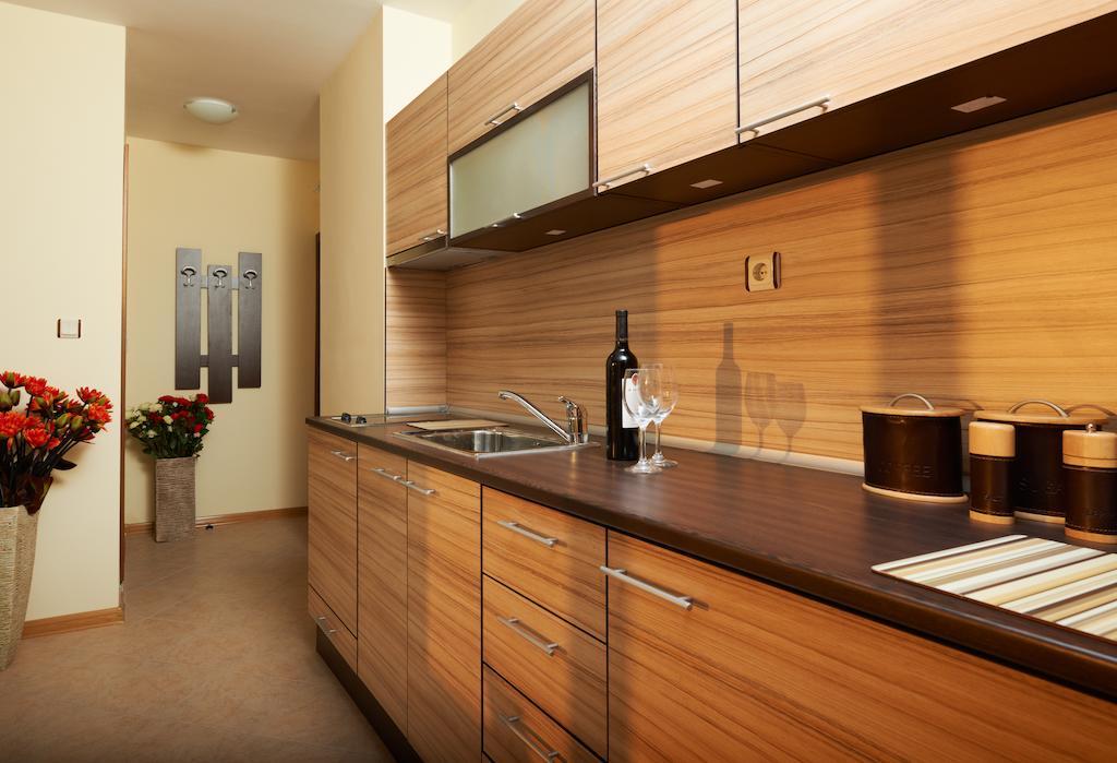 نيسيبار Stanny Court Aparthotel الغرفة الصورة